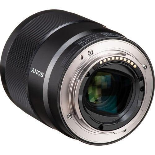Sony-FE-35mm-f1.8-Full-Frame-Prime-Lens-for-Sony-E-Mount-5 Sony-FE-35mm-f1.8-Full-Frame-Prime-Lens-for-Sony-E-Mount-5