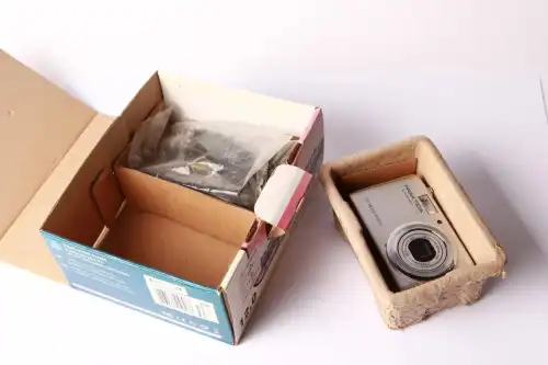 Praktica Luxmedia 12 Z4 12 Mpx Digital Compact Camera Used.webp 7 Praktica Luxmedia 12 Z4 12 Mpx Digital Compact Camera Used.webp 7