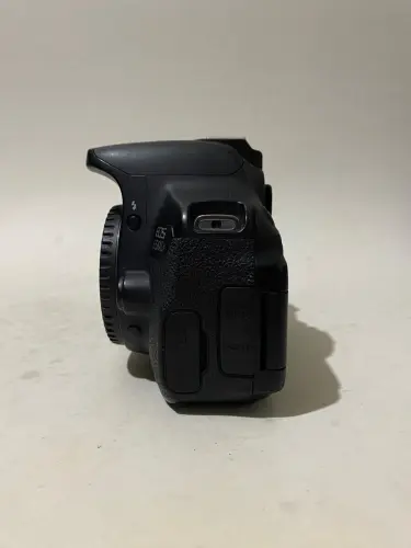 Canon EOS 650D 18Mpx Digital Camera DSLR, Touchscreen LCD, Full HD 1080p Video (4)